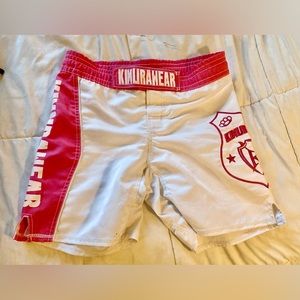 Kimurawear Girls/women’s boxing/MMA shorts. Velcro & tie. Size 2-4.